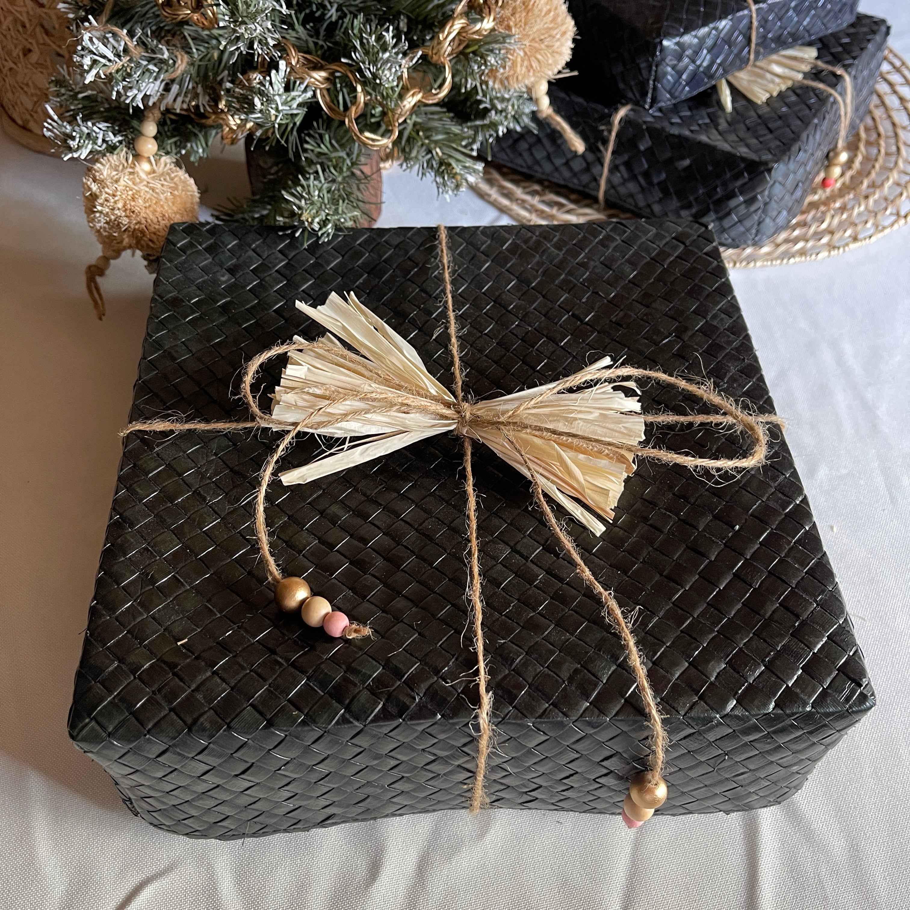 Square Sustainable Gift Box Black (Medium)