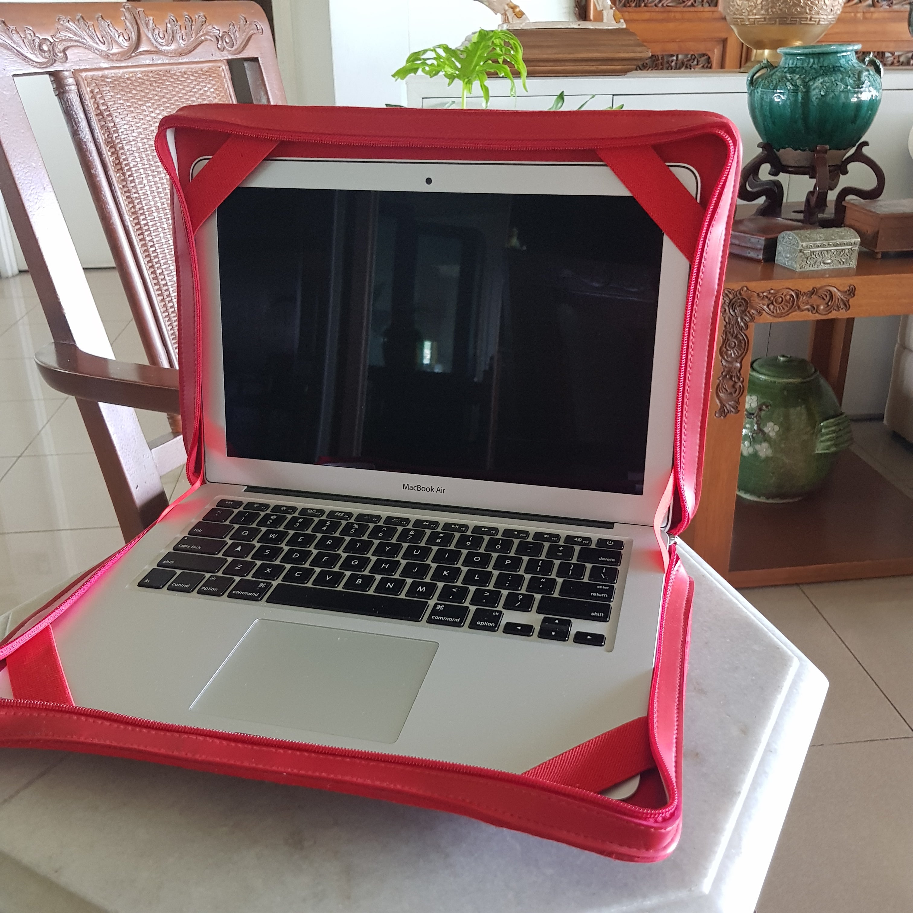 Think Outside The Box Laptop Case ( Red)